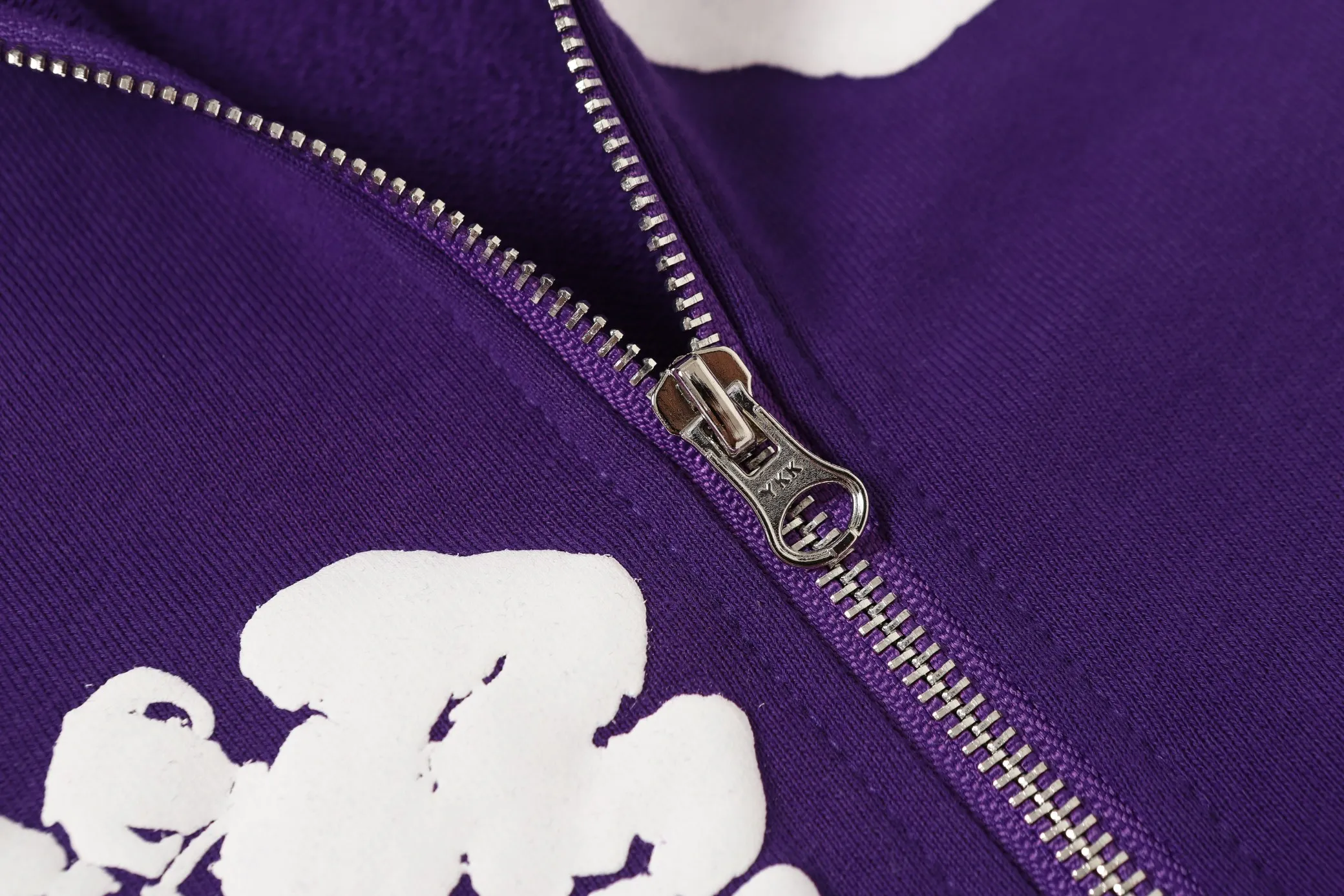 16 colors DENIM TEARS Kapok European and American trendy brand high-quality foam printed hooded sweatshirt jacket. Terry fabric weighs 380 grams. Threads are customized and dyed in the same color. Color Black Gray Blue Green Royal Blue Purple Red Orange Colorful Blue Pink White Sky Blue Brown Carbon Gray Black Gray White White Size S-XL